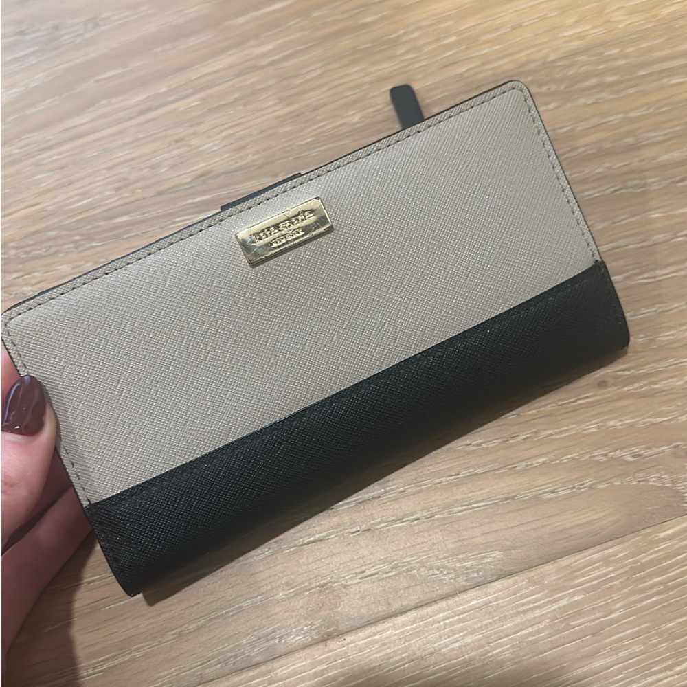Kate Spade Black and Cream Wallet